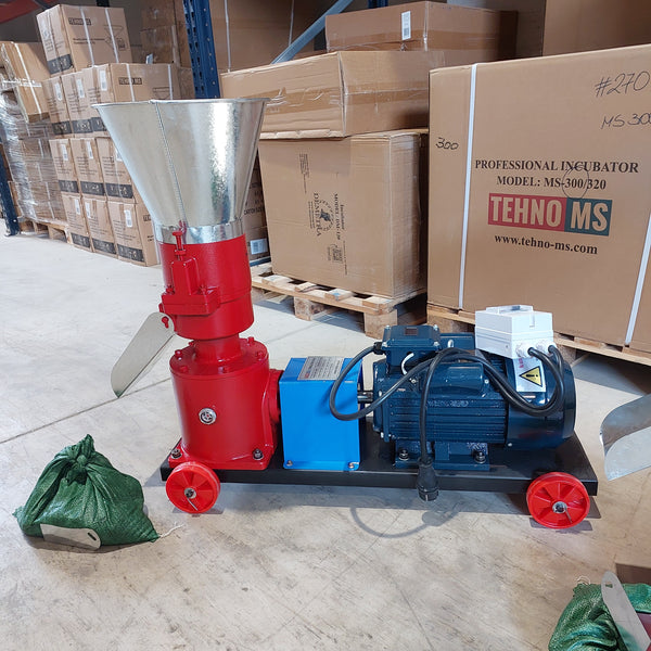 Гранулатор за фураж KL-140 с 3 матрици и двигател 3 KW / 1500 RPM / 220 V / 110 KG/Ч